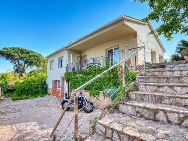 Chalet, Llagostera