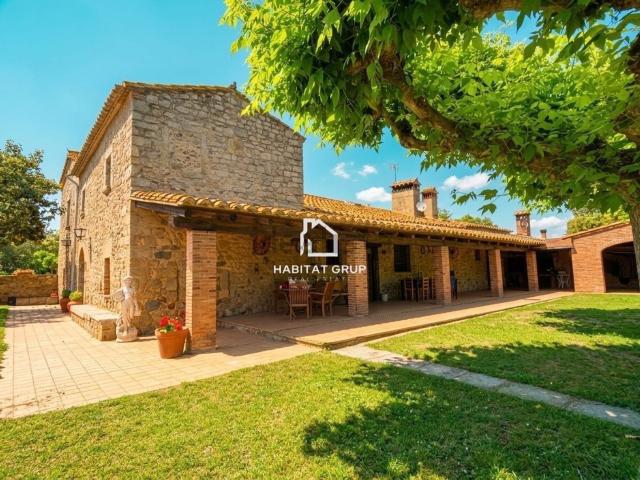 Chalet, Llagostera