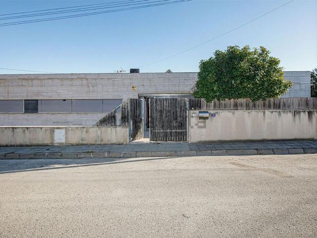 Chalet, Llagostera