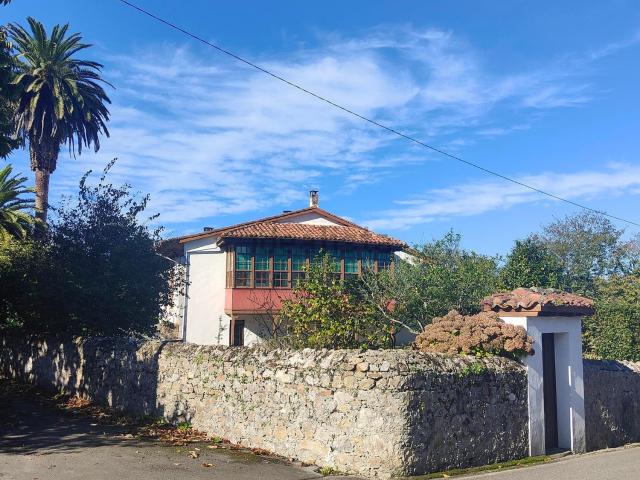 Chalet, Llanes