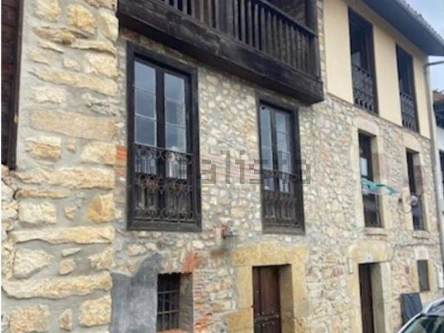 Chalet, Llanes