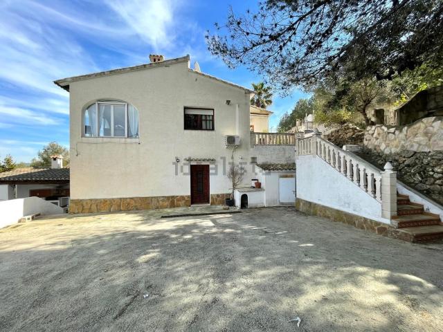 Chalet, Llíber