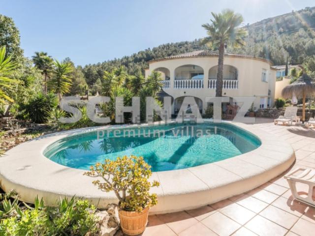 Chalet, Llíber