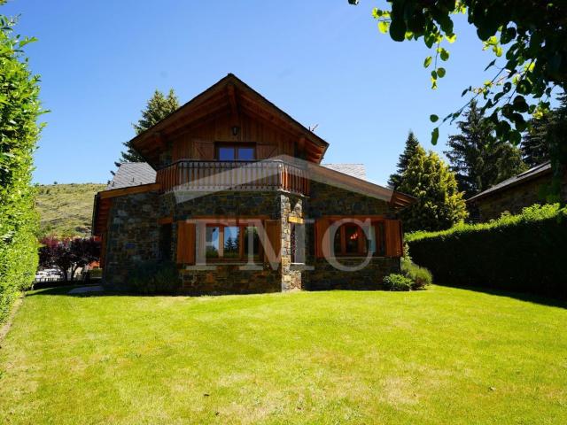 Chalet, Llívia