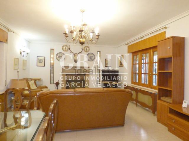 Chalet, Motilleja