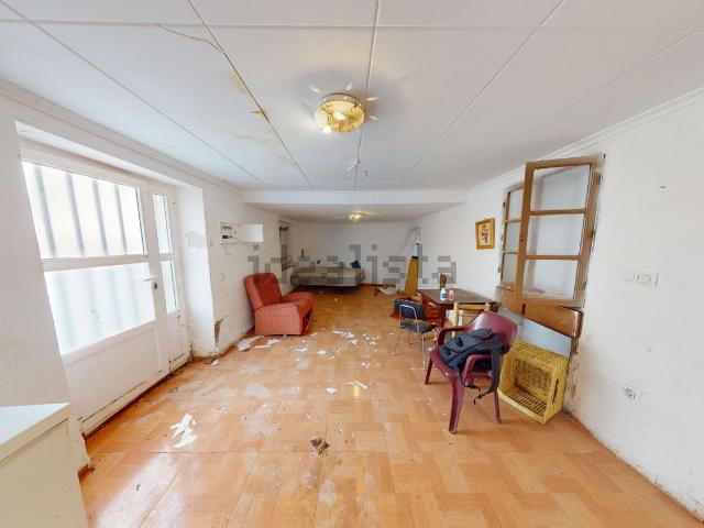 Chalet, Motilleja