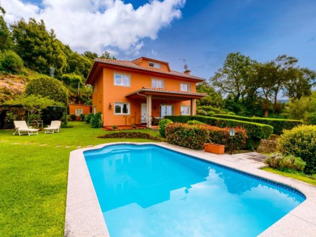 Chalet, Moaña