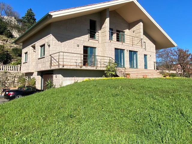 Chalet, Moaña