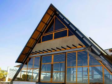 Chalet moderno en San Juan del Río con vista a la Barranca