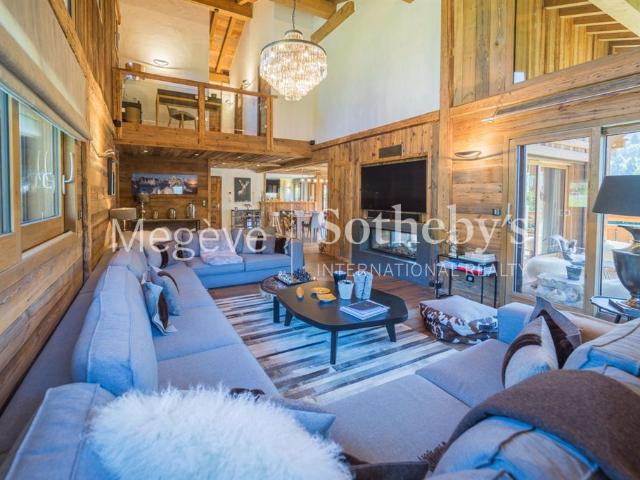 Chalet Monarque à Megève – Location luxe avec piscine & vues Mont Blanc
