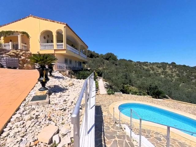 Chalet, Monda