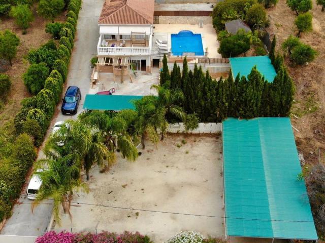 Chalet, Monda