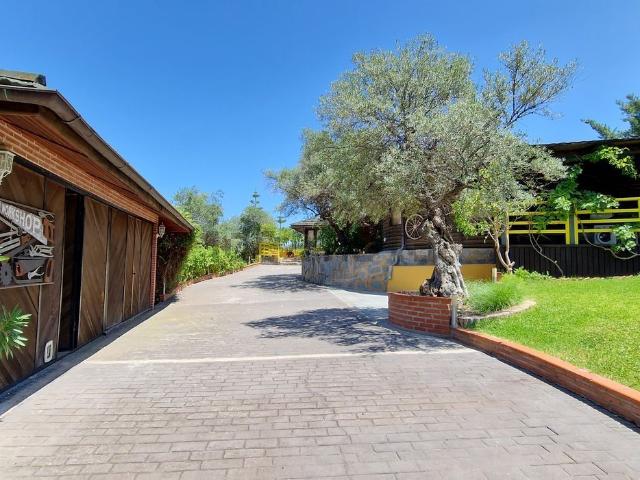 Chalet, Monda