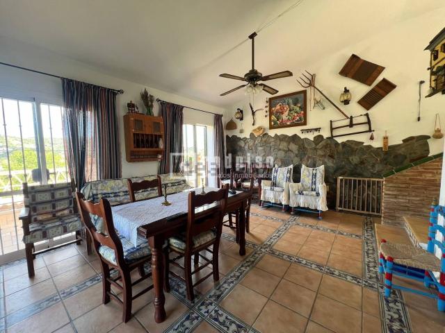 Chalet, Monda