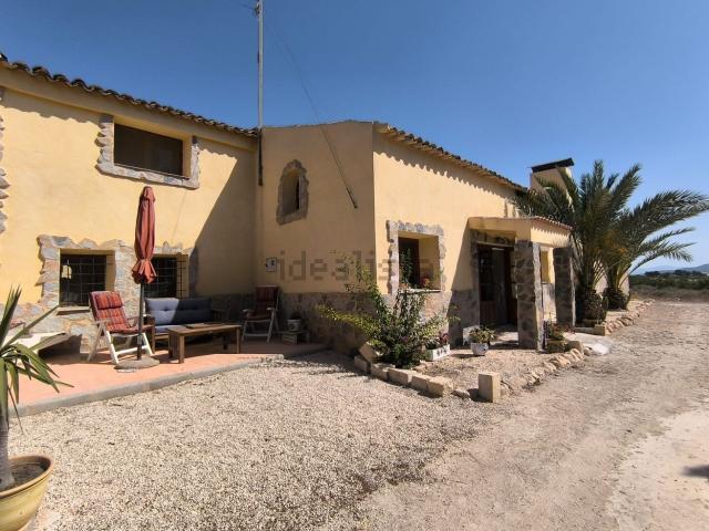 Chalet, Monovar