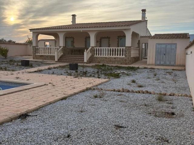 Chalet, Monovar