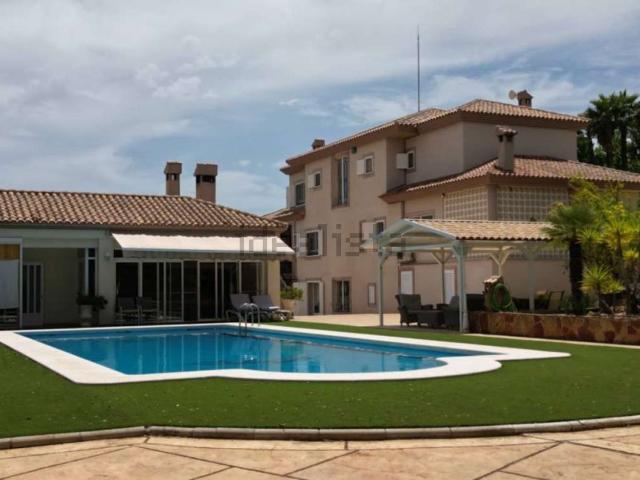 Chalet, Monovar