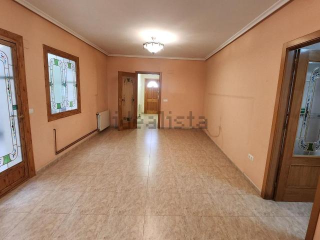Chalet, Monovar