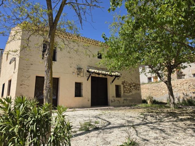 Chalet, Monovar
