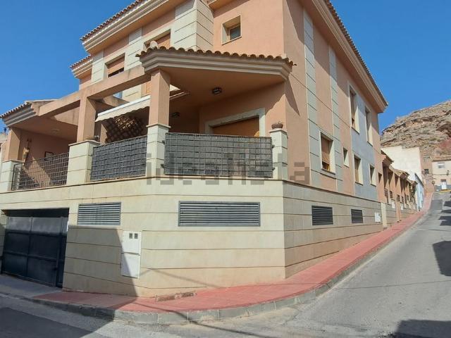 Chalet, Monovar
