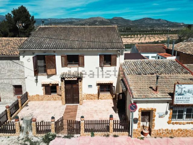 Chalet, Monovar