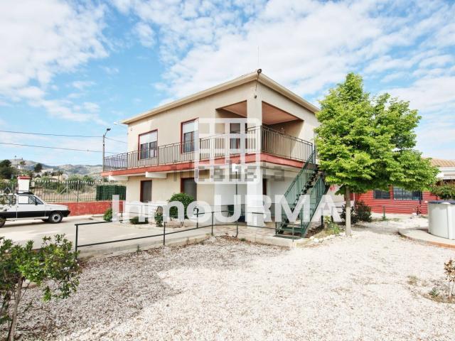 Chalet, Monovar