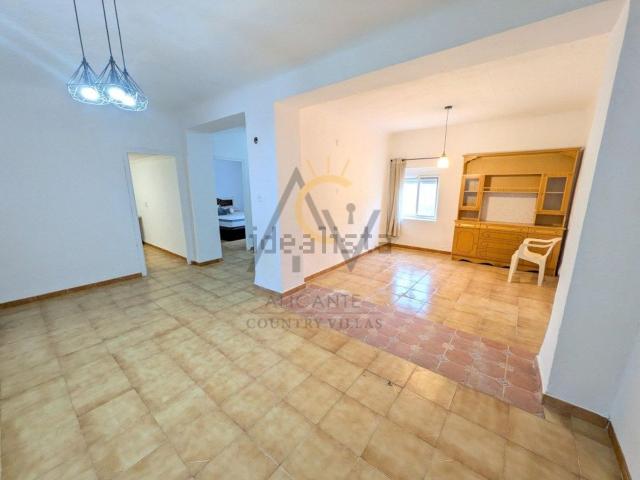 Chalet, Monovar