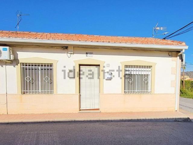 Chalet, Monovar