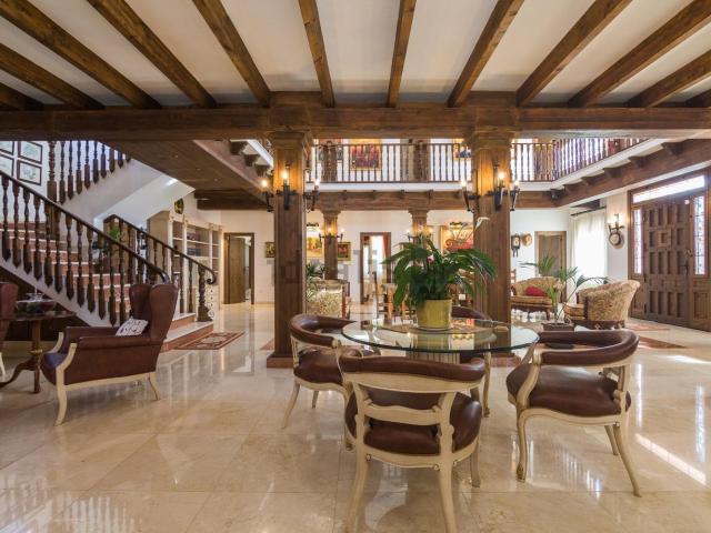 Chalet, Monovar
