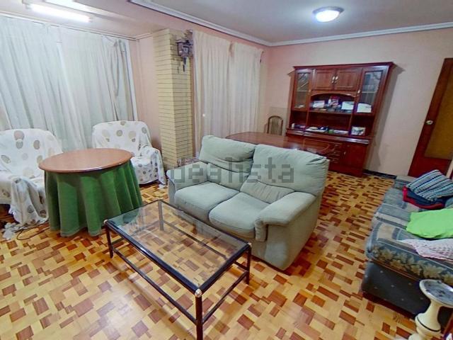 Chalet, Monovar