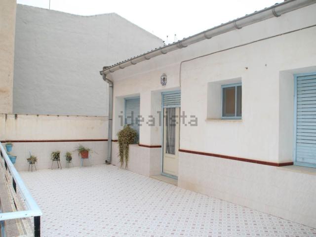 Chalet, Monovar