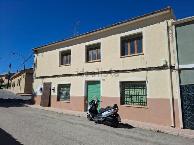 Chalet, Monovar