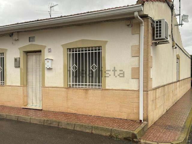 Chalet, Monovar