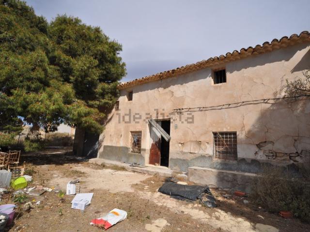 Chalet, Monovar