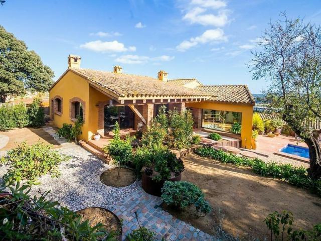 Chalet, Mont Ras