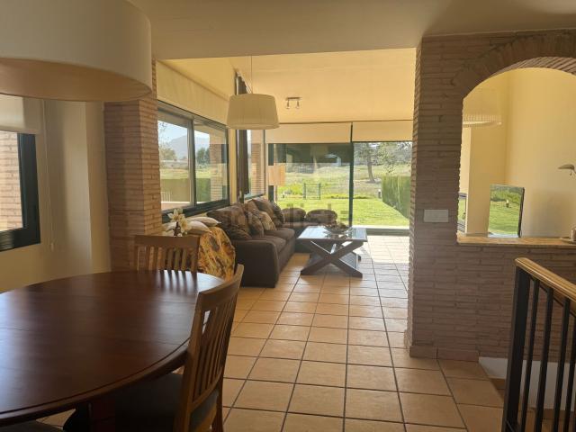 Chalet, Mont Roig del Camp