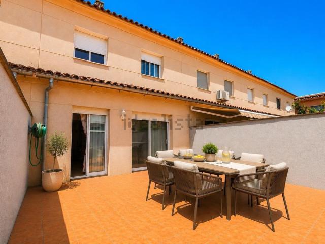 Chalet, Mont Roig del Camp