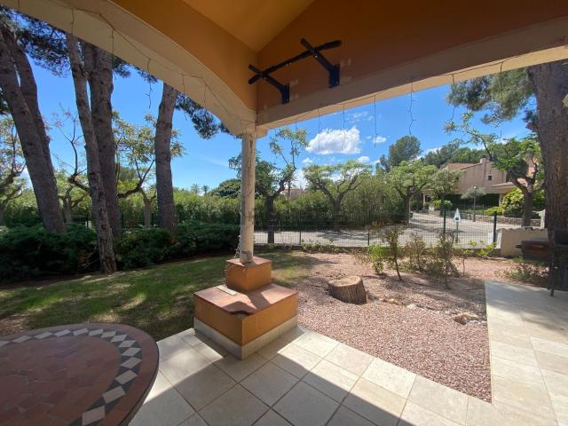 Chalet, Mont Roig del Camp