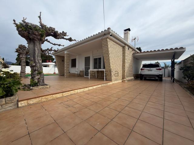 Chalet, Mont Roig del Camp