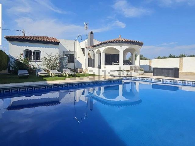 Chalet, Mont Roig del Camp