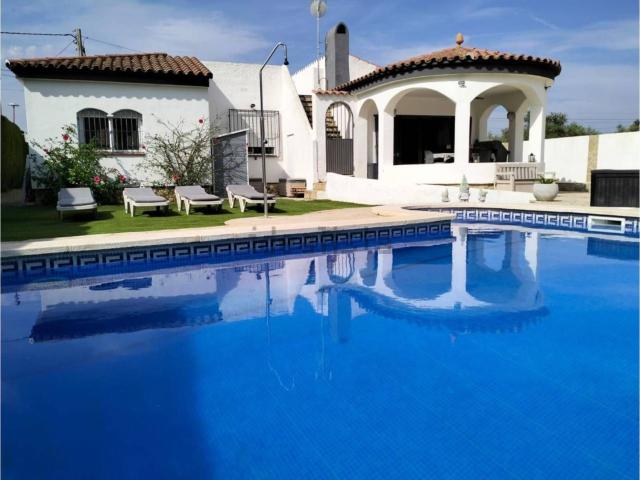 Chalet, Mont Roig del Camp
