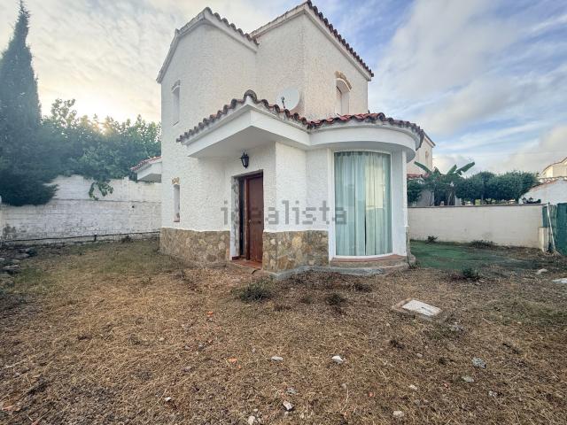 Chalet, Mont Roig del Camp