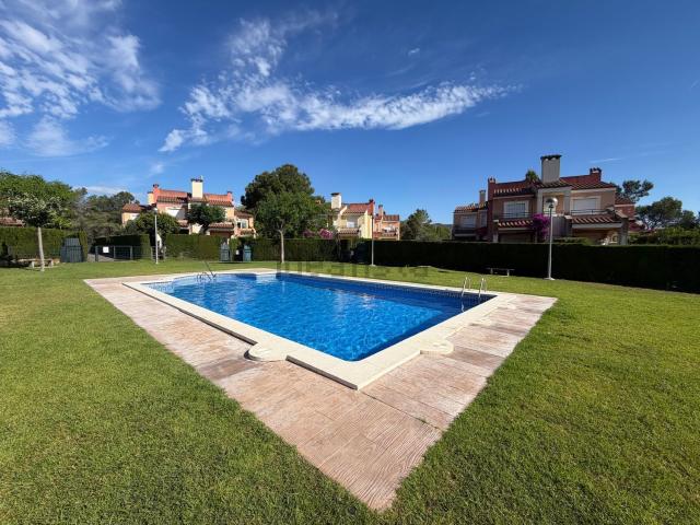 Chalet, Mont Roig del Camp