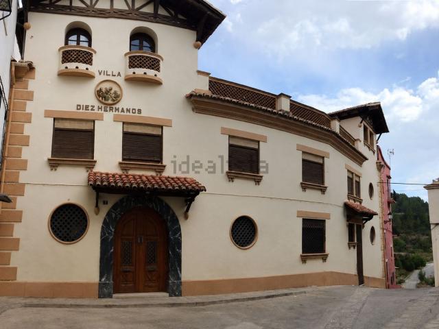 Chalet, Montanejos