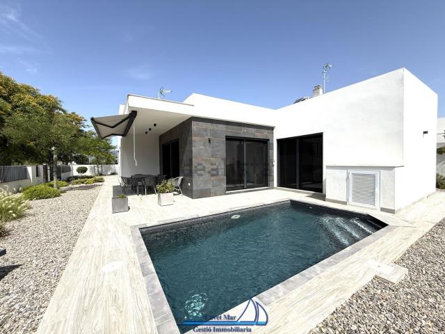 Chalet, Montbrio del Camp