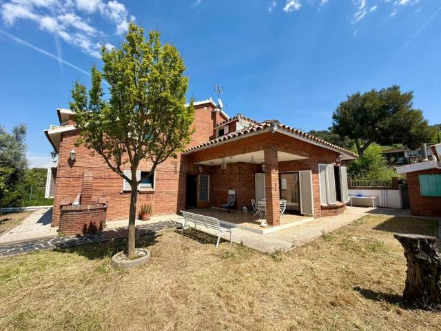 Chalet, Montcada i Reixac