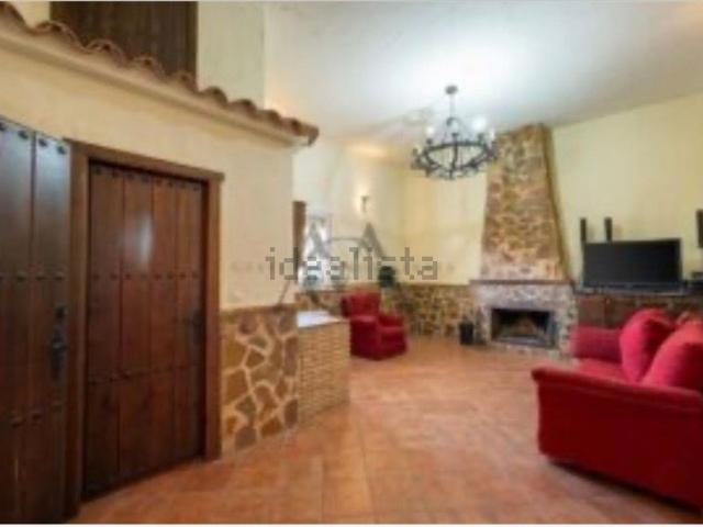 Chalet, Montemayor