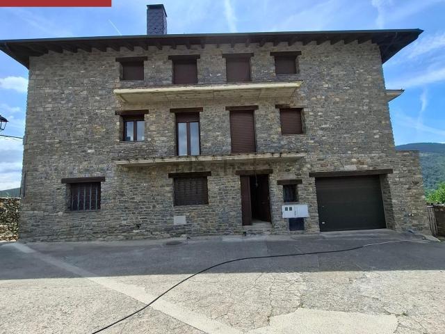 Chalet, Montferrer i Castellbó