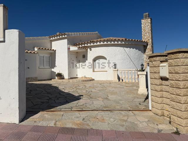 Chalet, Montgó, L&apos Escala