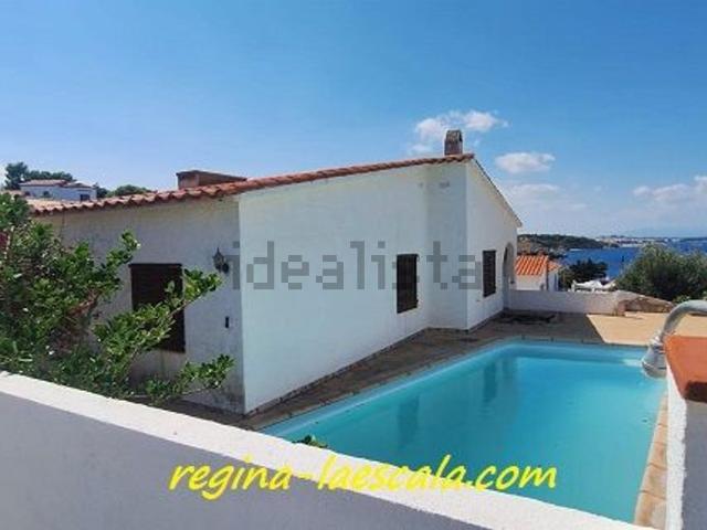 Chalet, Montgó, L&apos Escala